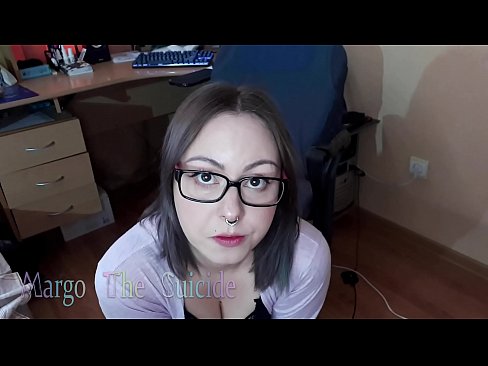 ❤️ Seksi djevojka s naočalama duboko siše dildo na kameri ️❌ Porno na bs.rionews.top ️❤